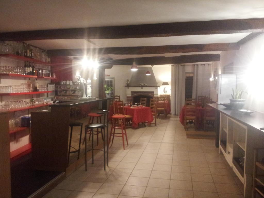 Hotel Restaurant Henri IV Eauze Eksteriør billede
