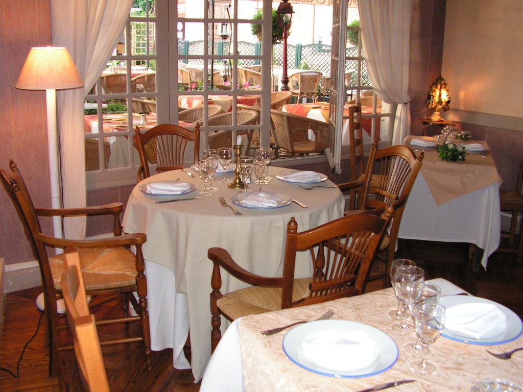 Hotel Restaurant Henri IV Eauze Eksteriør billede