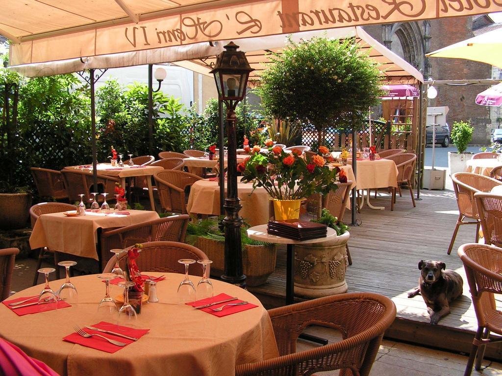 Hotel Restaurant Henri IV Eauze Eksteriør billede