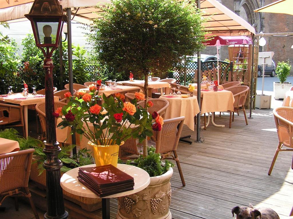 Hotel Restaurant Henri IV Eauze Eksteriør billede